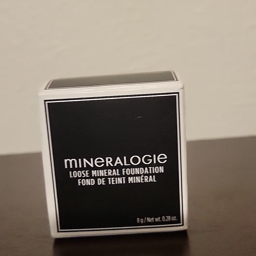 Mineralogie Makeup Foundation, Chestnut', 9g